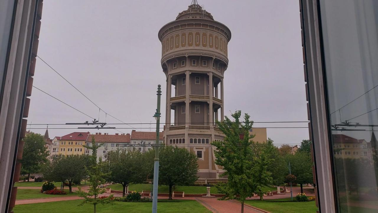 Tower Szeged Belvarosi Exkluziv Panoramas Apartman - Free Parking Exteriör bild