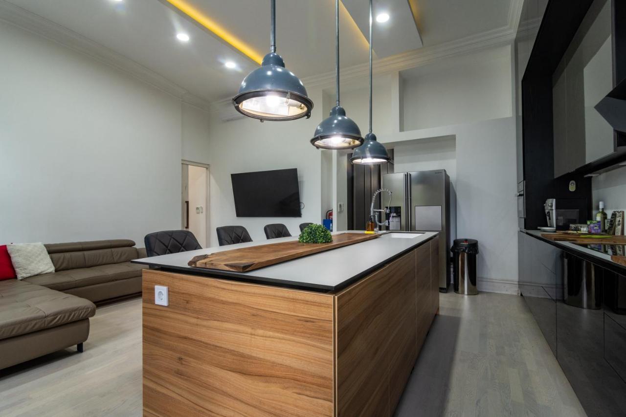 Tower Szeged Belvarosi Exkluziv Panoramas Apartman - Free Parking Exteriör bild
